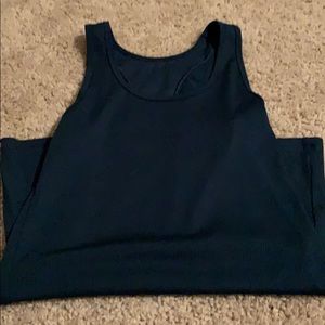 Womens UA victory tank